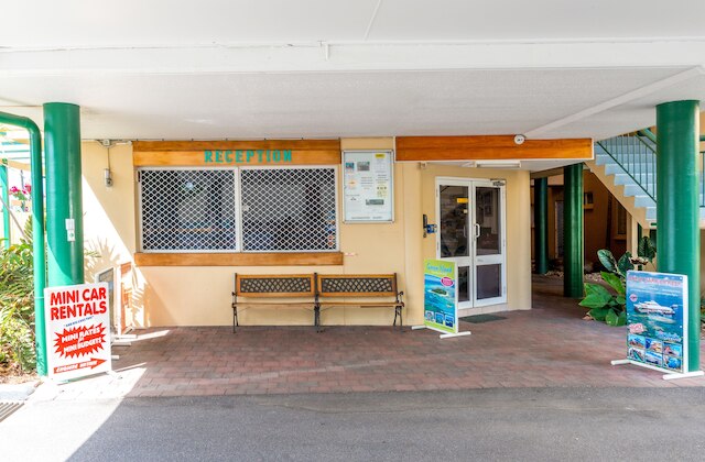 トレードウインズ マクロード ホリデイ アパートメンツ