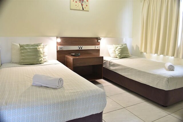 トレードウインズ マクロード ホリデイ アパートメンツ