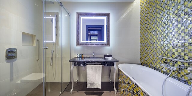 ヒルトン ポドゴリツァ クルナ ゴラ