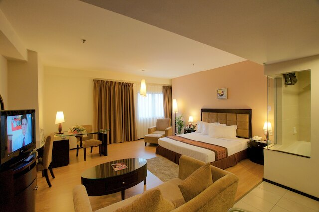 クリスタル クラウン ホテル