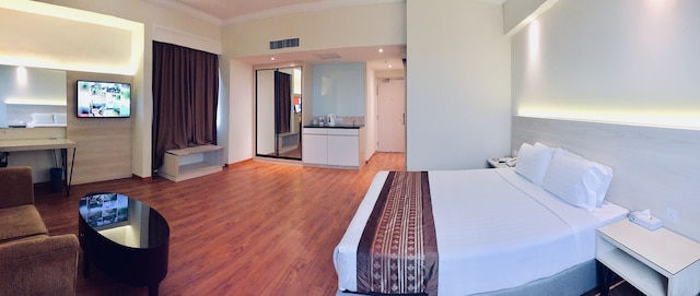 クリスタル クラウン ホテル