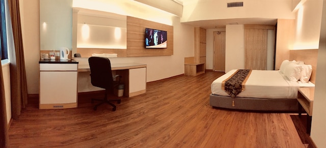 クリスタル クラウン ホテル