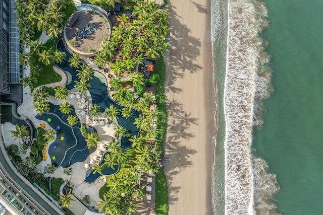 W バリ - スミニャック