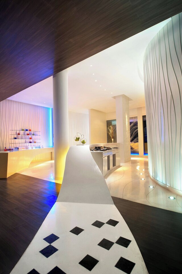 W バリ - スミニャック