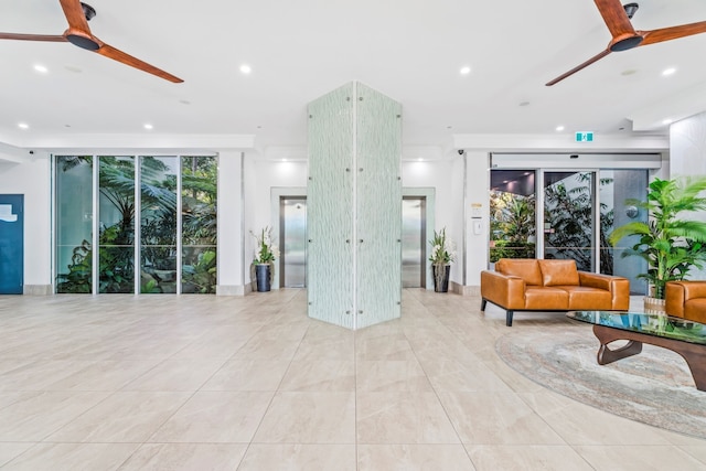 クリスタル ベイ オン ザ ブロードウォーター