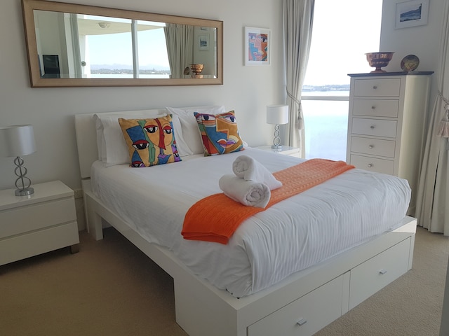 クリスタル ベイ オン ザ ブロードウォーター