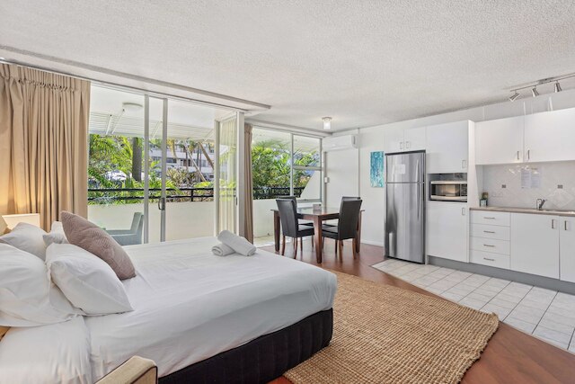 ハイ ホ ビーチ アパートメンツ