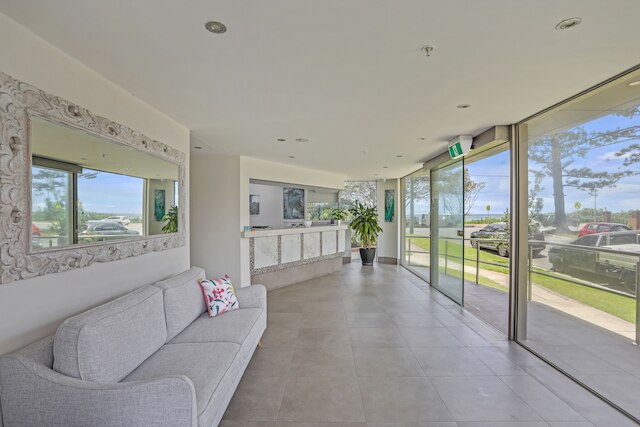 ブルバード ノース ホリデー アパートメンツ