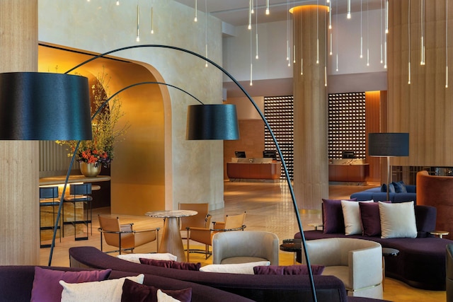 W オースティン