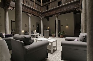 シャイン アルバイシン ホテル