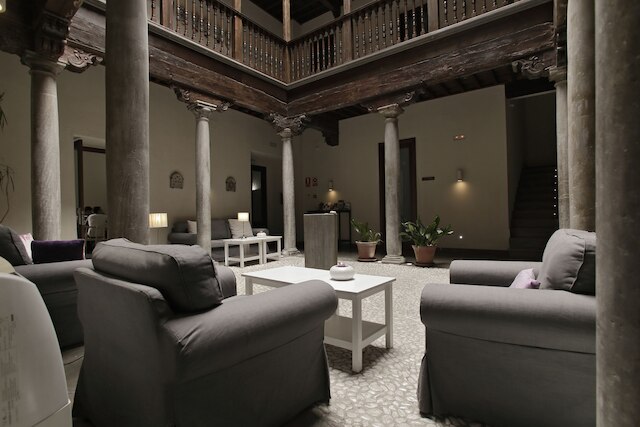 シャイン アルバイシン ホテル