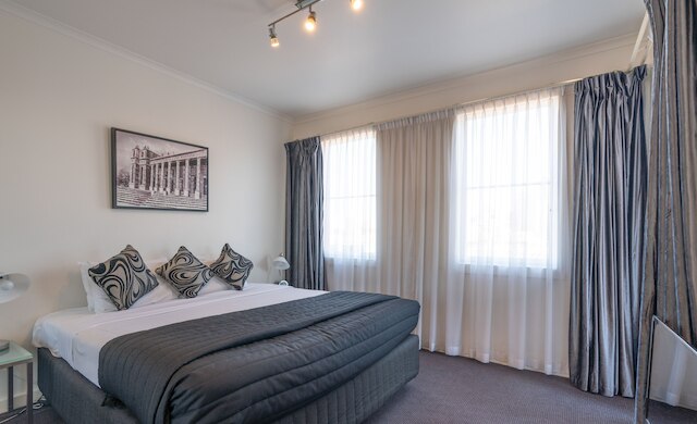 クロックタワー アパートメント ホテル