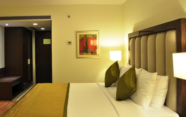 アダルシュ ハミルトン