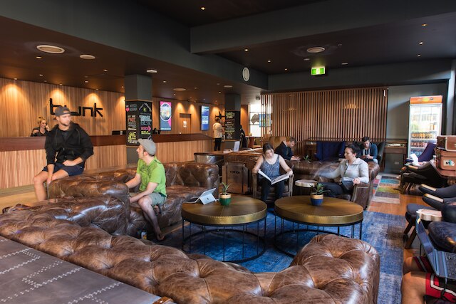 バンク バックパッカーズ