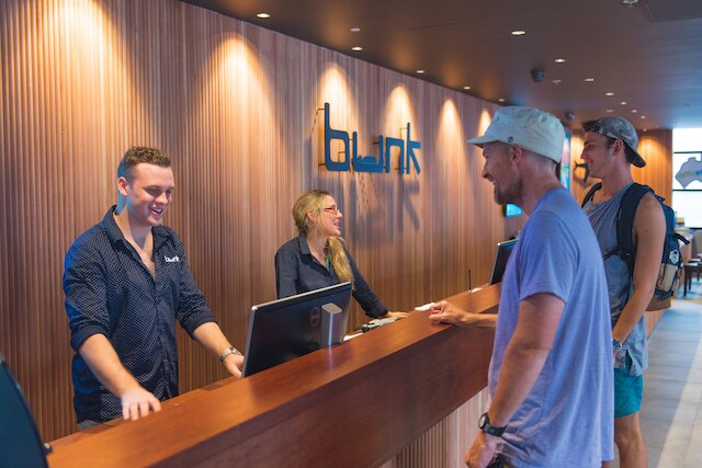 バンク バックパッカーズ