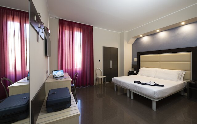 ホテル ファイブ