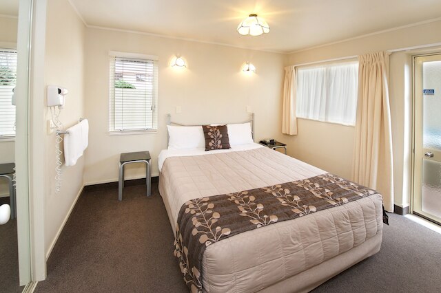 ジェネバ モーター ロッジ