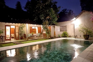 ドーマ ホテル ジョグジャ