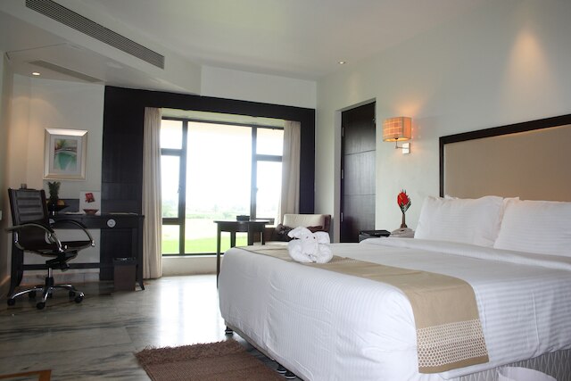 ロイヤル オーキッド セントラル キリーティ