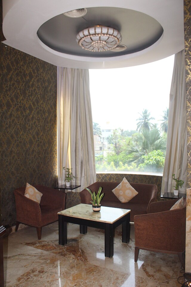 ロイヤル オーキッド セントラル キリーティ