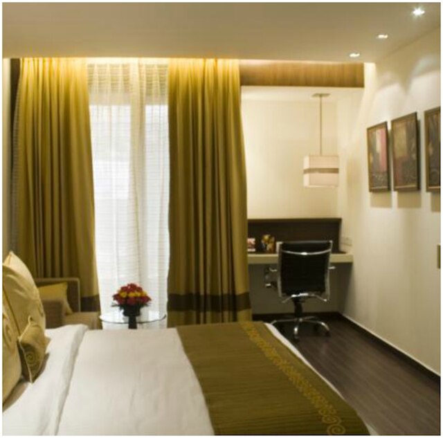 シェルヴァニ ホテル ネール プレイス