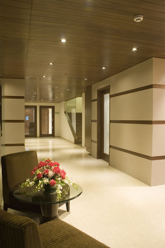 シェルヴァニ ホテル ネール プレイス