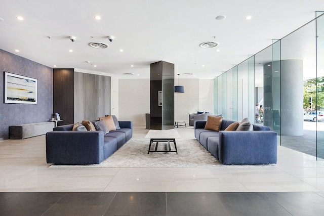 ウルティカ エア オン ブロードビーチ