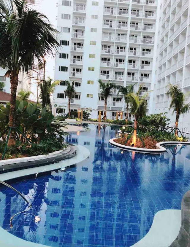 ショア レジデンシーズ、リッジド