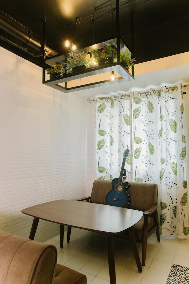 シャイン レジデンシズ、リッジド