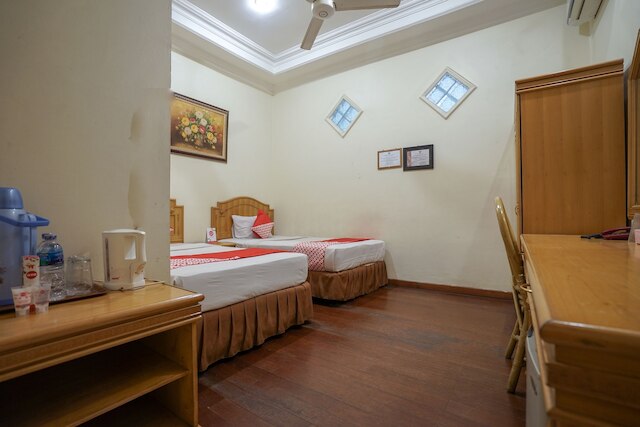 スーパー OYO 1173 ホテル ショファ マルワー