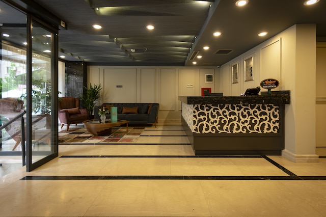 アントゥサ デザイン ホテル & スパ