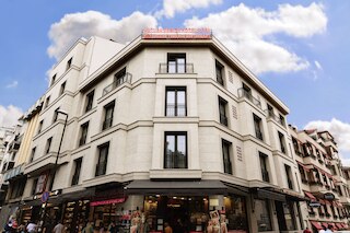 アントゥサ デザイン ホテル & スパ