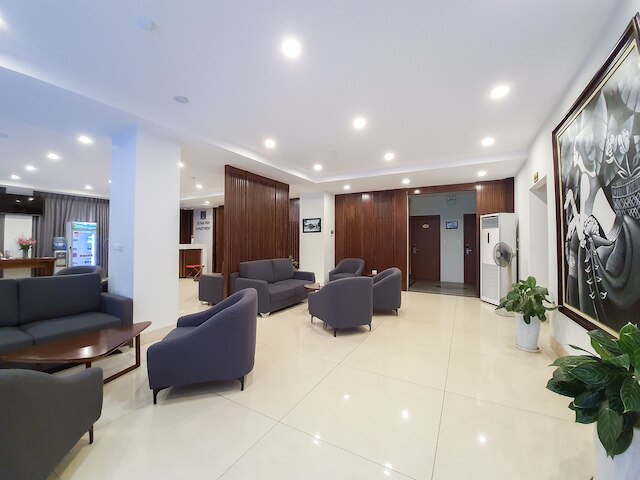 レイワ イン アパートメント