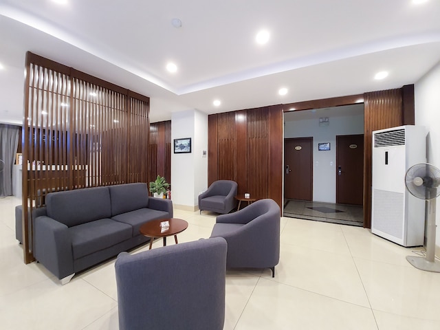 レイワ イン アパートメント