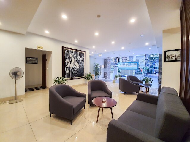 レイワ イン アパートメント