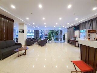 レイワ イン アパートメント