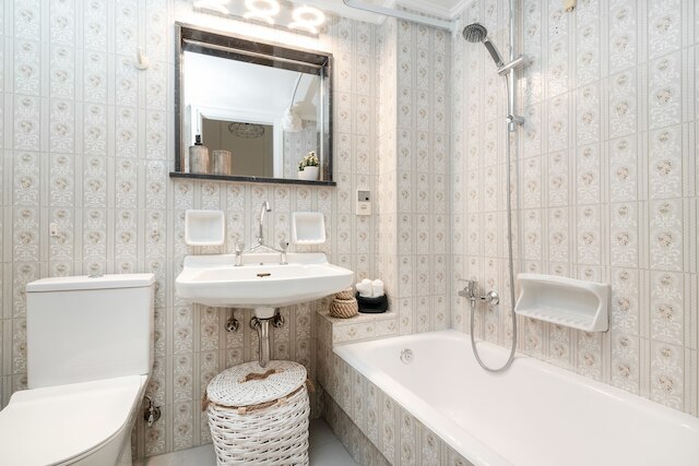 アパートメント アテナ、アクロポリスとなり