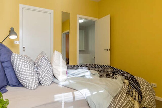 ミカ、ベッドルーム 2 室、フィッツロイ パッド、セキュリティー付き駐車場あり