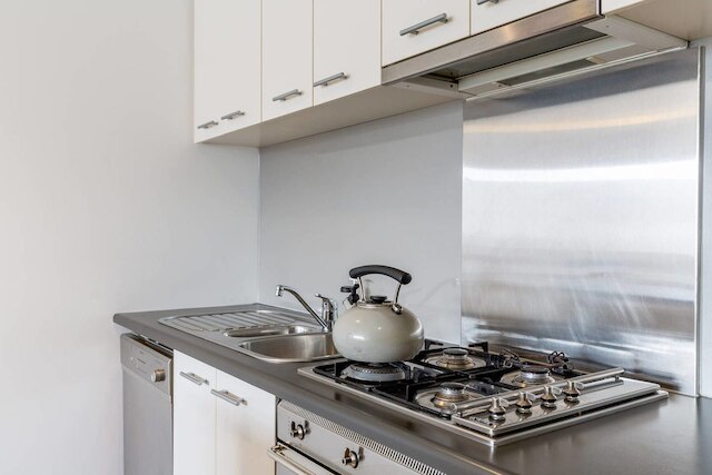 ミカ、ベッドルーム 2 室、フィッツロイ パッド、セキュリティー付き駐車場あり