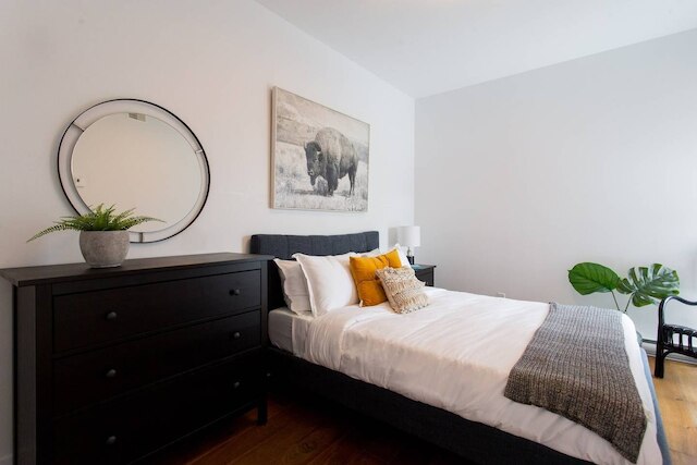 リトル イタリーにある広々としたベッドルーム 2 室、コンドミニアム