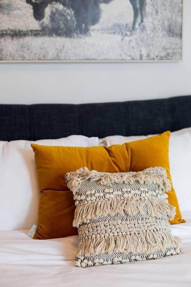 リトル イタリーにある広々としたベッドルーム 2 室、コンドミニアム