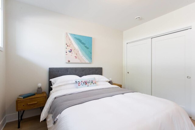 パーフェクトなベッドルーム 2 室、バスルーム 2 室、ランディング フォー ザ ファミリー