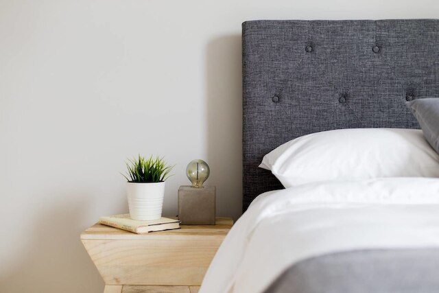 トレンディ リトル イタリー、ベッドルーム 3 室、コンドミニアム