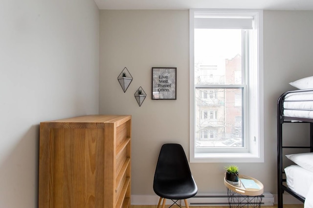 トレンディ リトル イタリー、ベッドルーム 3 室、コンドミニアム