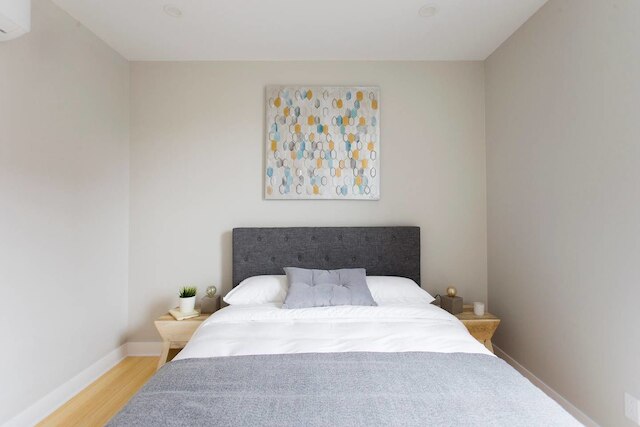 トレンディ リトル イタリー、ベッドルーム 3 室、コンドミニアム