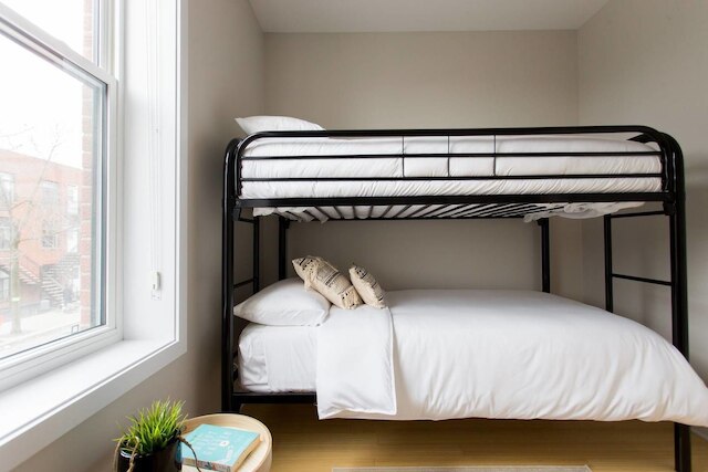 トレンディ リトル イタリー、ベッドルーム 3 室、コンドミニアム