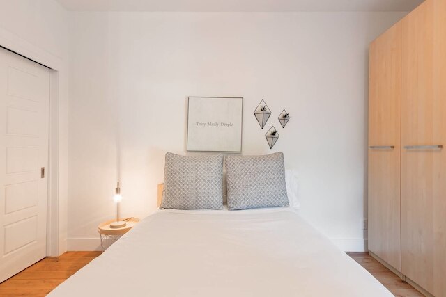 リトル イタリーにある、素晴らしくてモダンなコンドミニアム