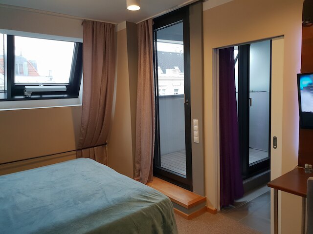 エクスクイジット シーポイント アパートメント