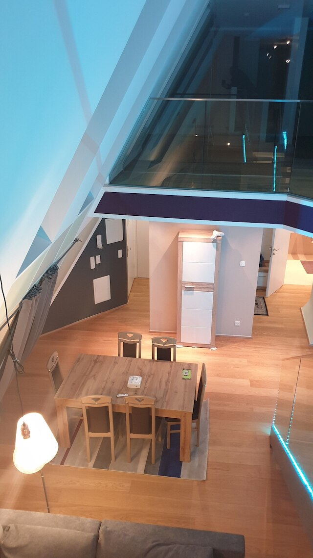 エクスクイジット シーポイント アパートメント