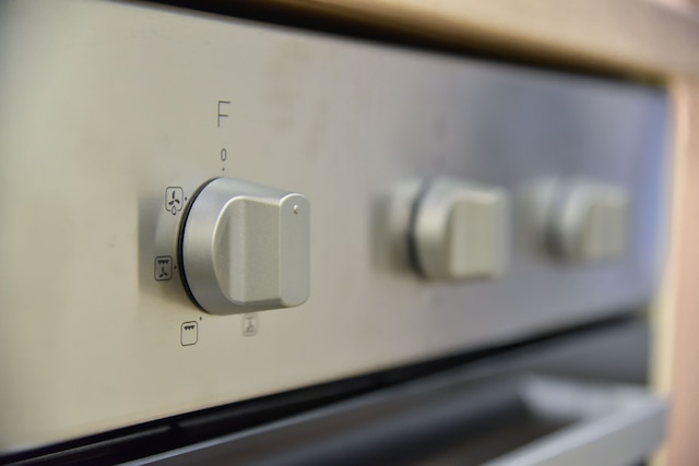 リブ アズ ア グリーク イン アルテミス アパートメント